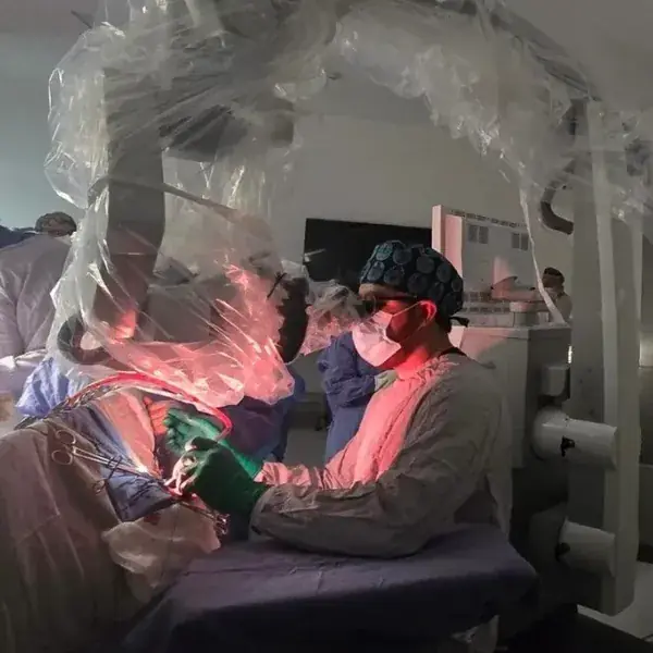 Microcirugía de cerebro y base de cráneo en León